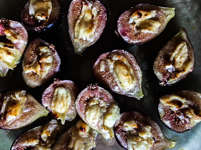 Figs with goat cheese and honey